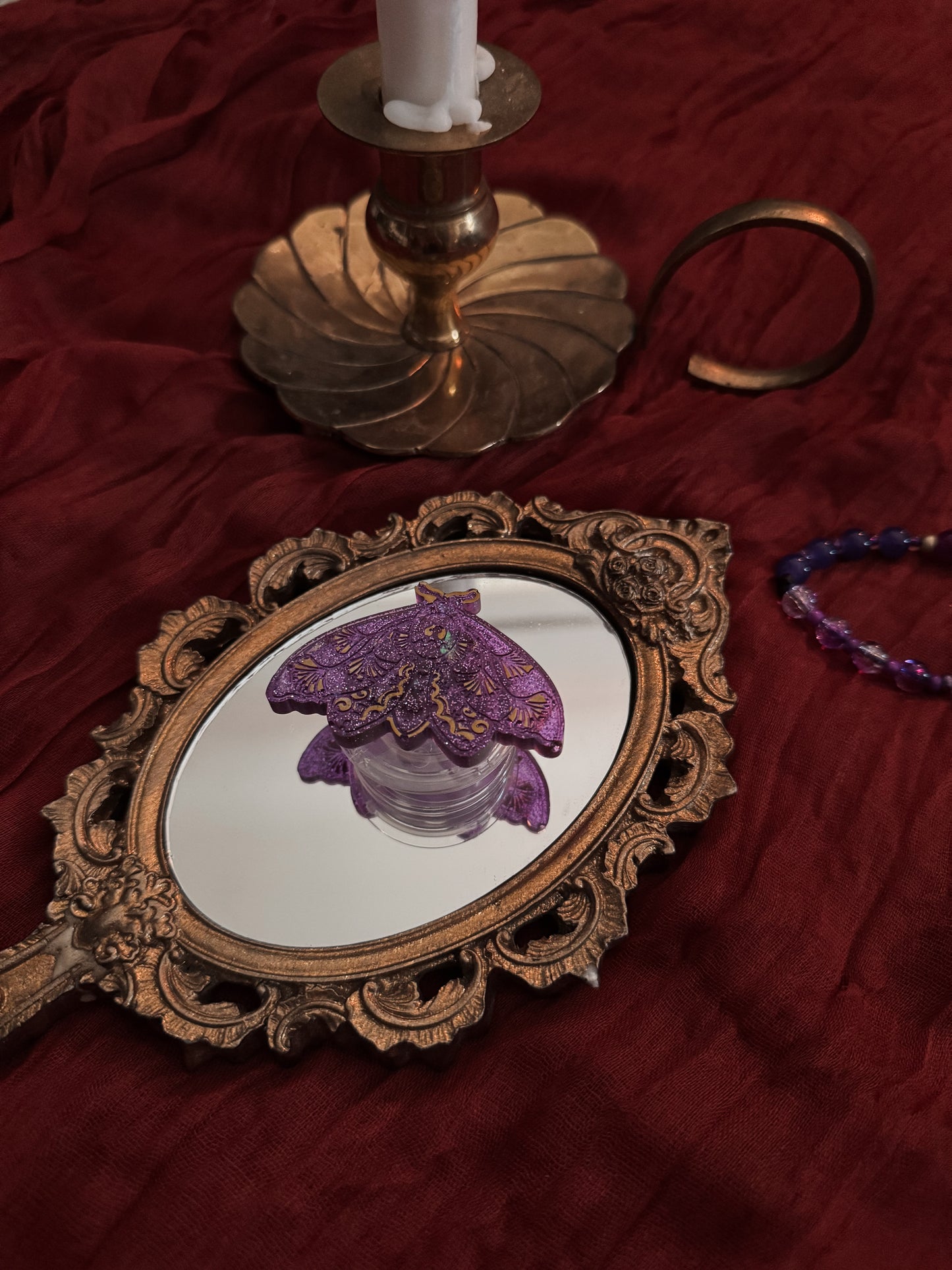 NIGHTSHADE MOTH KINDLE HOLDER