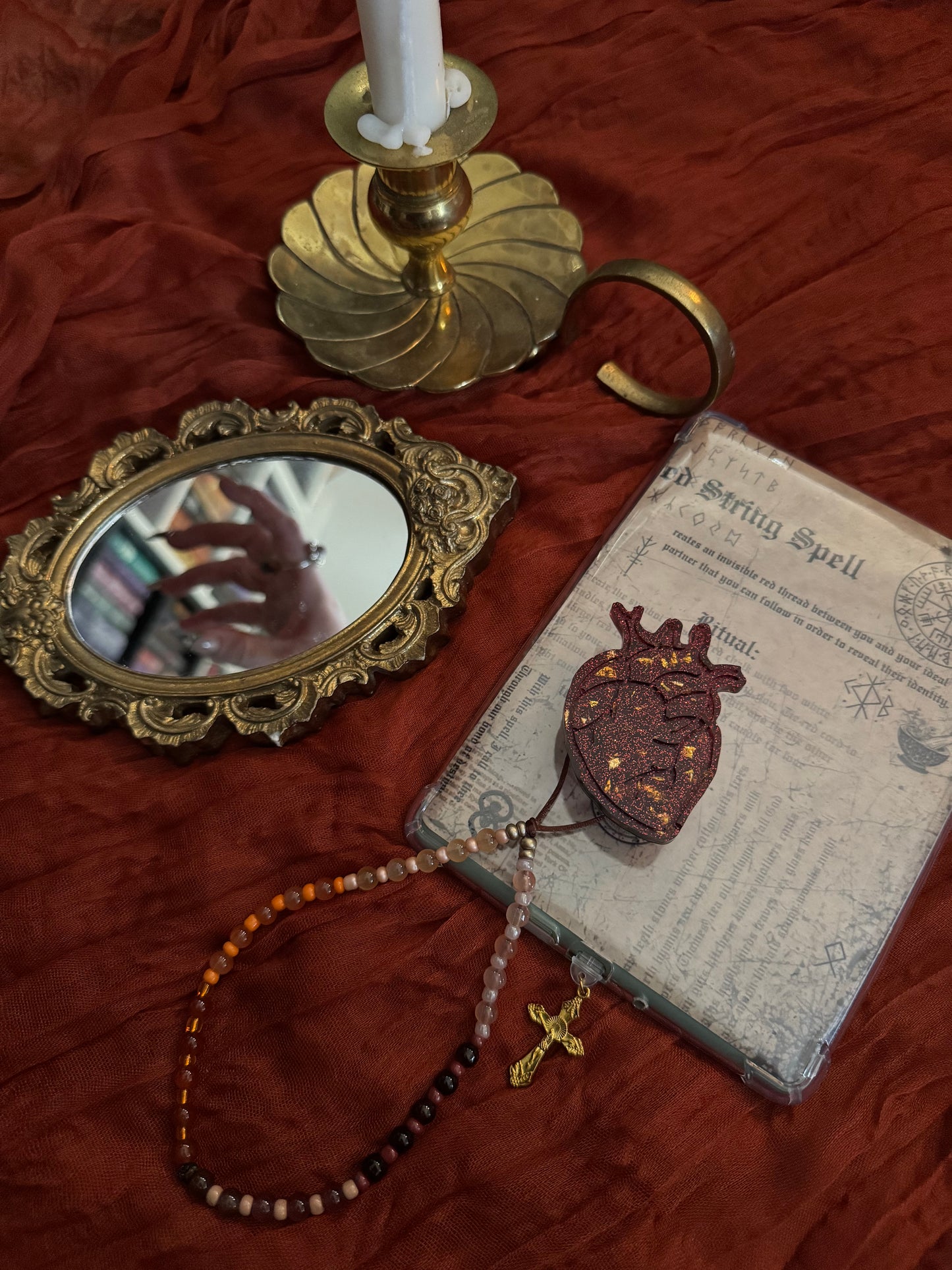 MEMENTO CORDIS KINDLE HOLDER