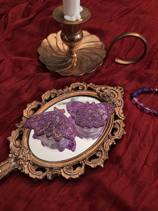 NIGHTSHADE MOTH KINDLE HOLDER